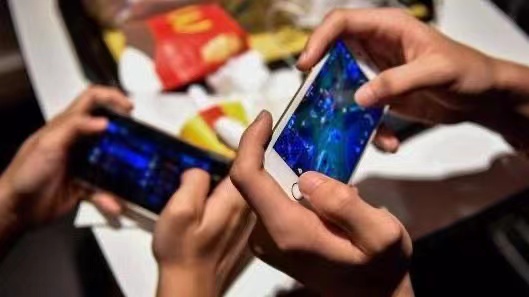 严格控制到“1小时”！“史上最严”防沉迷规定，新学期孩子的手机这样用！